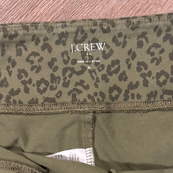 J. Crew Women’s Green Leopard Print 7/8 Leggings - Picture 3 of 5